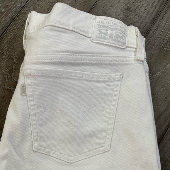 Levi’s Jeans - Picture 6 of 9